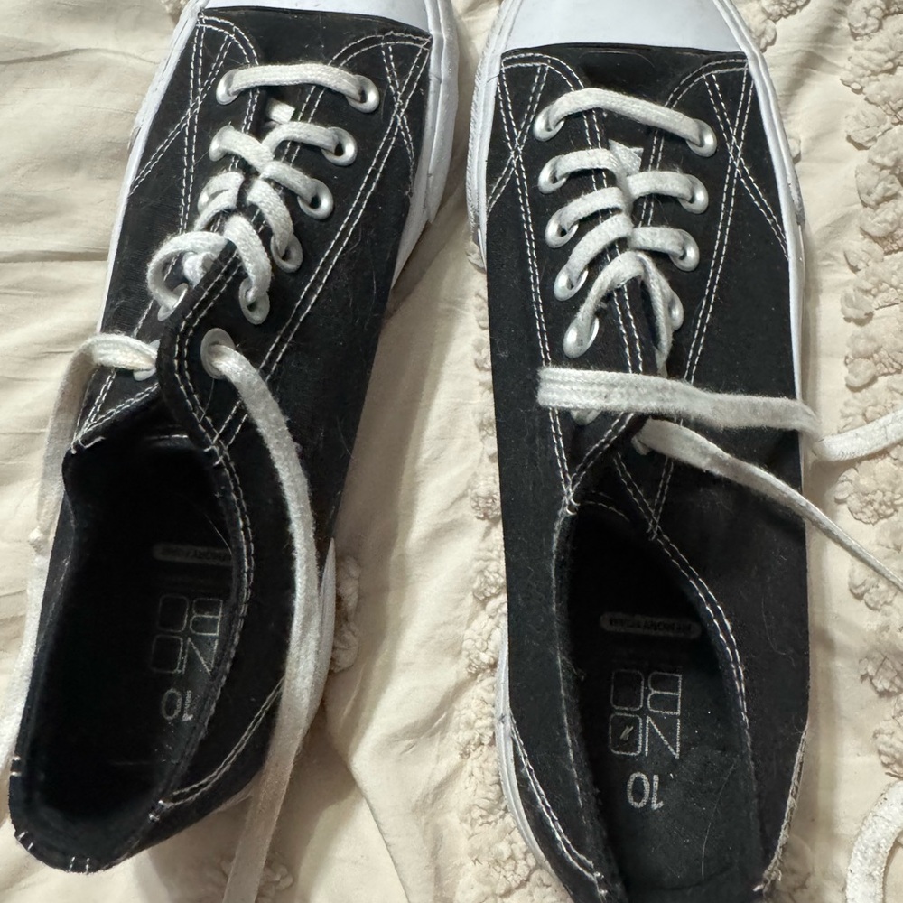 No Boundaries Black and White Casual Sneakers